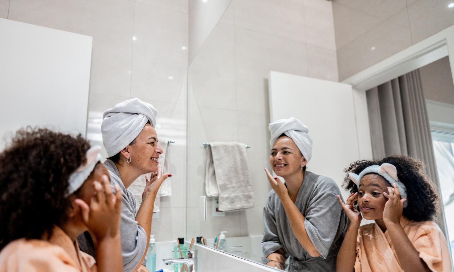 mom and daughter doing preppy skincare